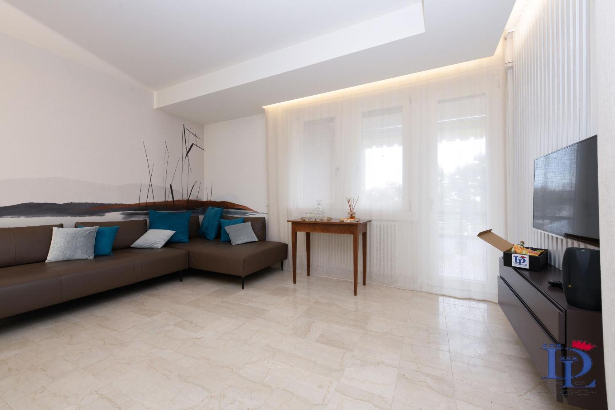 Desenzanoloft Official Partner Marriott Homes & Villas - Imperium Дезенцано-дель-Гарда Экстерьер фото
